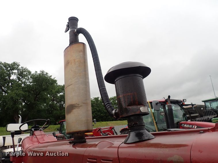 image for item DS7170 International Farmall 856  tractor