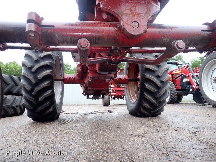 image for item DS7170 International Farmall 856  tractor