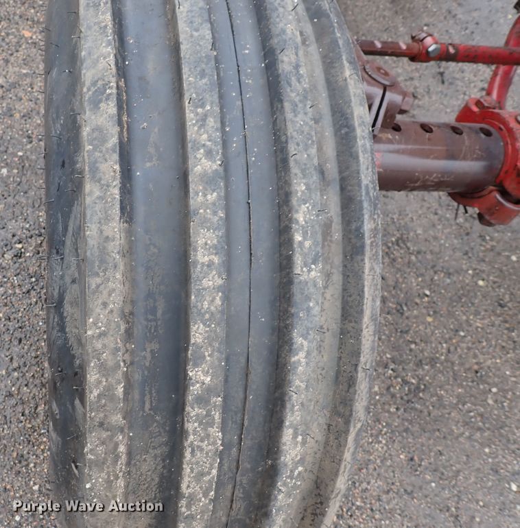 image for item DS7170 International Farmall 856  tractor