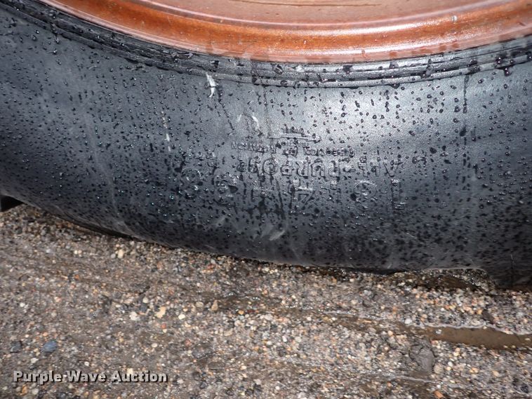 image for item DS7170 International Farmall 856  tractor