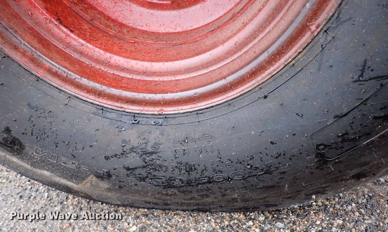 image for item DS7170 International Farmall 856  tractor