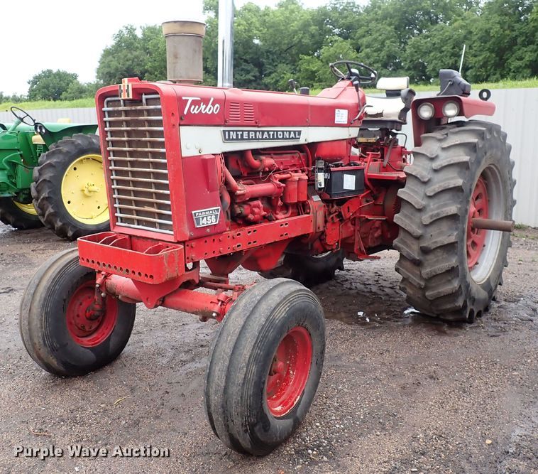 image for item DS7171 International 1456  tractor