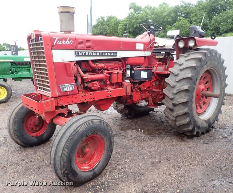 image for item DS7171 International 1456  tractor