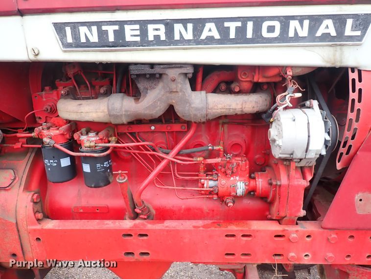 image for item DS7171 International 1456  tractor