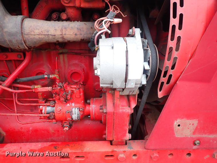 image for item DS7171 International 1456  tractor