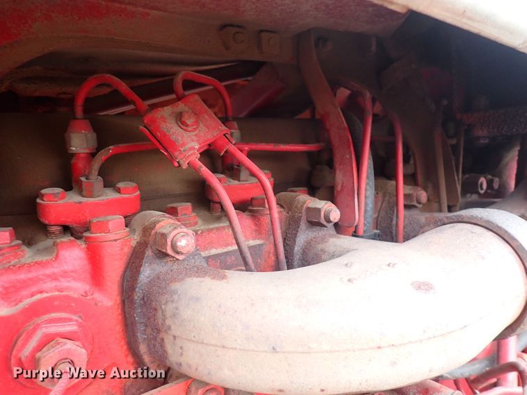 image for item DS7171 International 1456  tractor