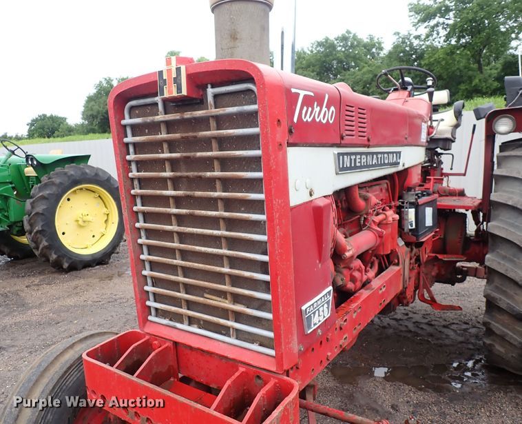 image for item DS7171 International 1456  tractor