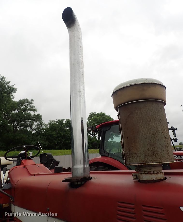 image for item DS7171 International 1456  tractor