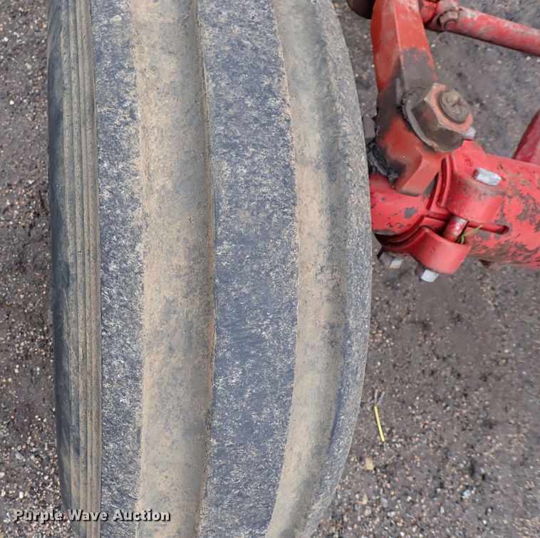 image for item DS7171 International 1456  tractor