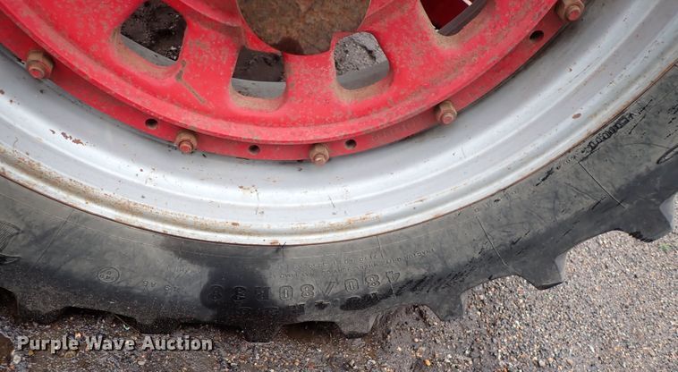 image for item DS7171 International 1456  tractor