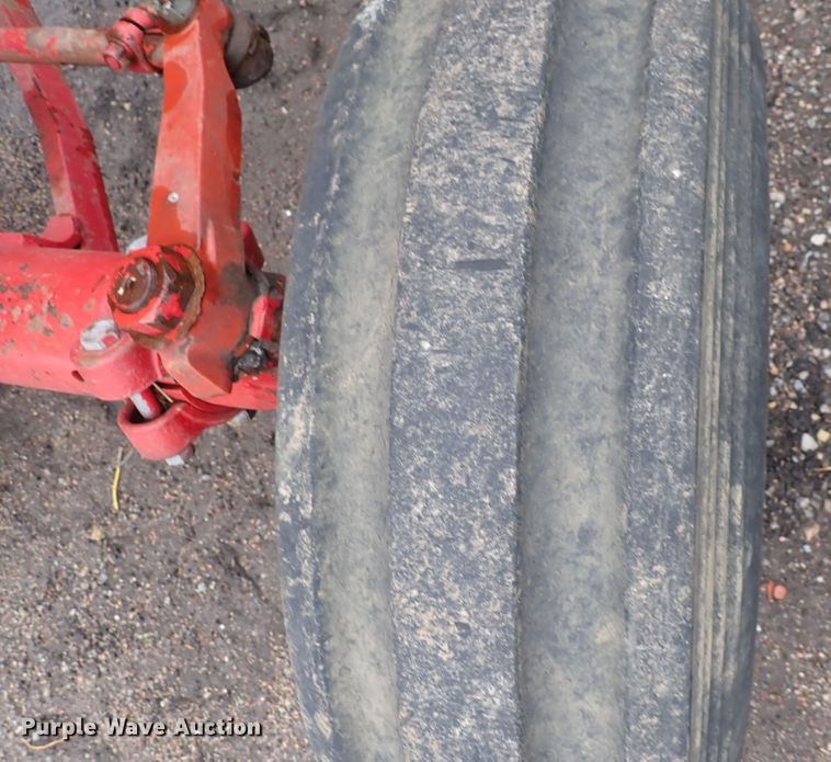 image for item DS7171 International 1456  tractor