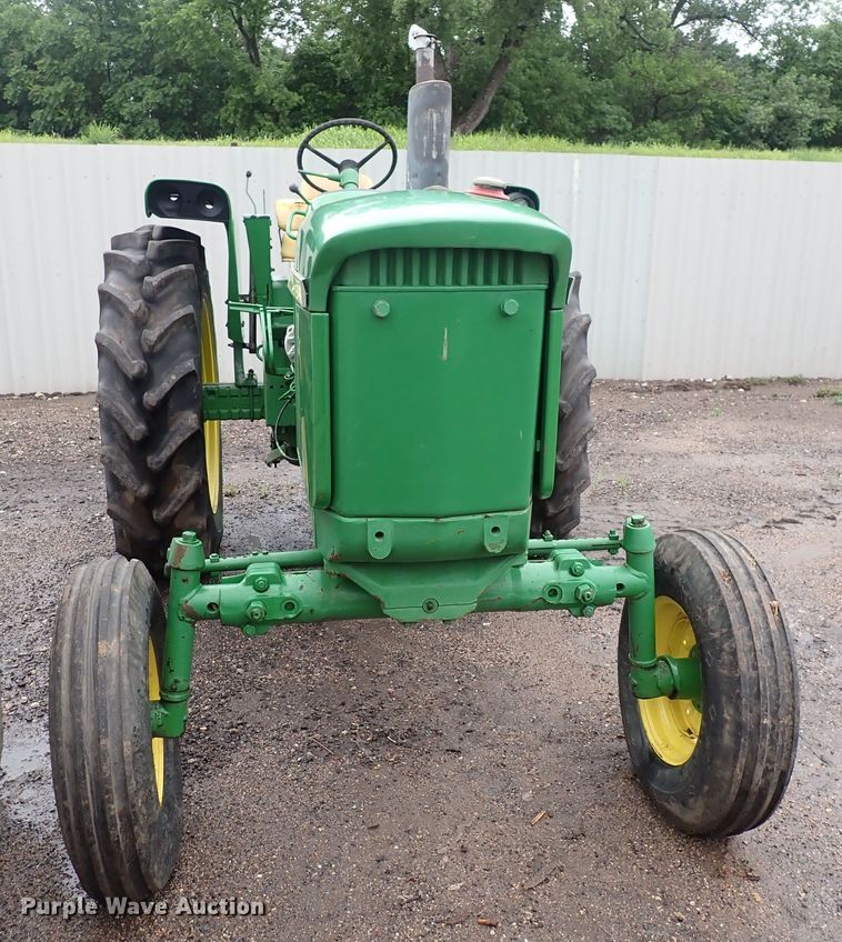 image for item DS7172 1971 John Deere 2520  tractor