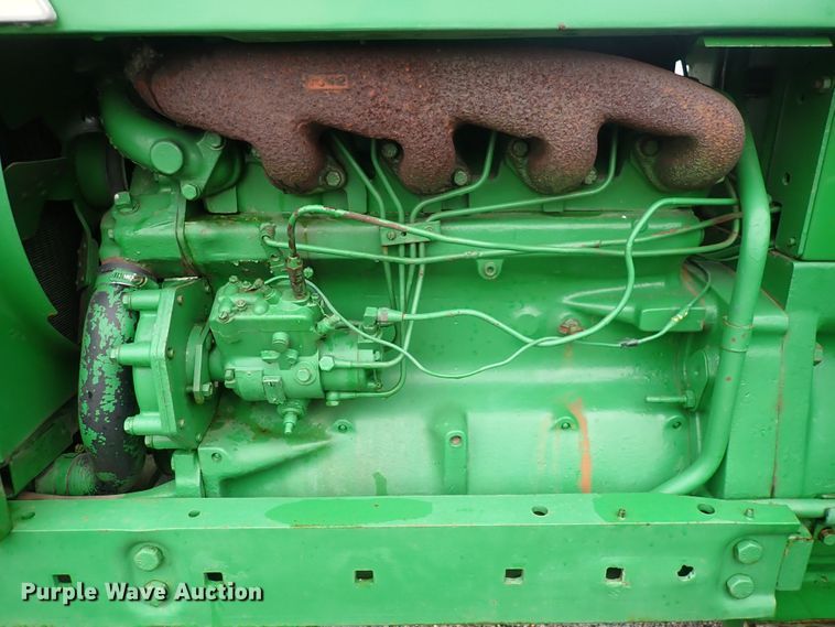 image for item DS7172 1971 John Deere 2520  tractor