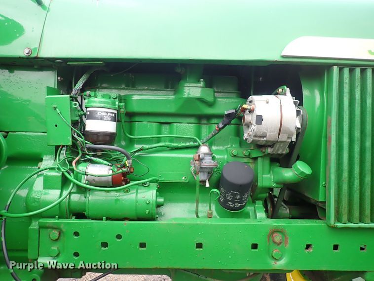 image for item DS7172 1971 John Deere 2520  tractor