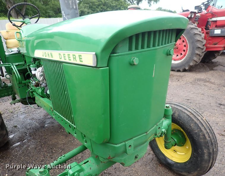 image for item DS7172 1971 John Deere 2520  tractor
