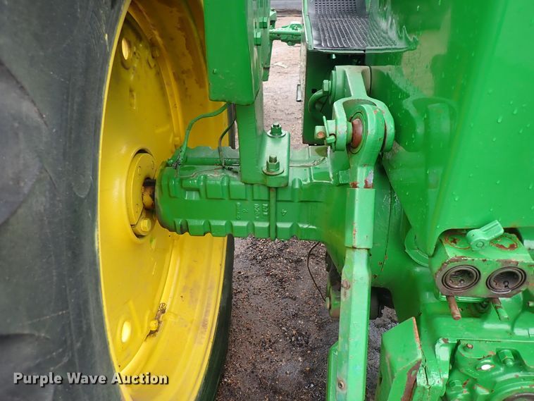 image for item DS7172 1971 John Deere 2520  tractor