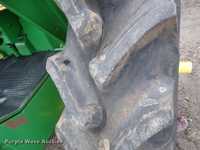 image for item DS7172 1971 John Deere 2520  tractor