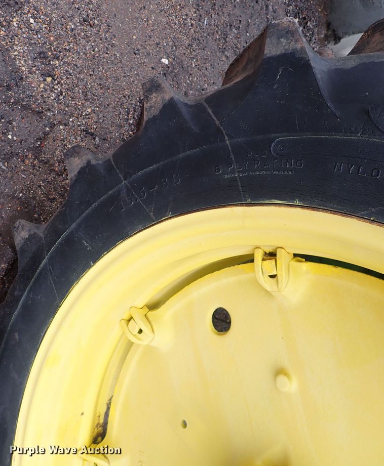 image for item DS7172 1971 John Deere 2520  tractor