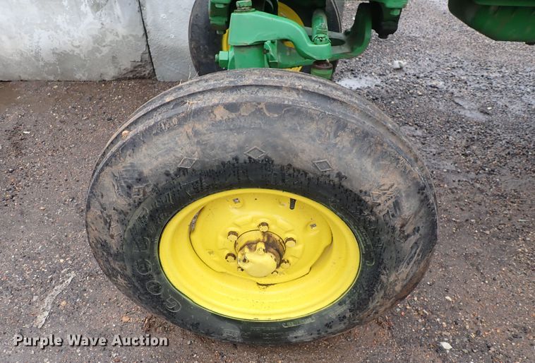 image for item DS7172 1971 John Deere 2520  tractor