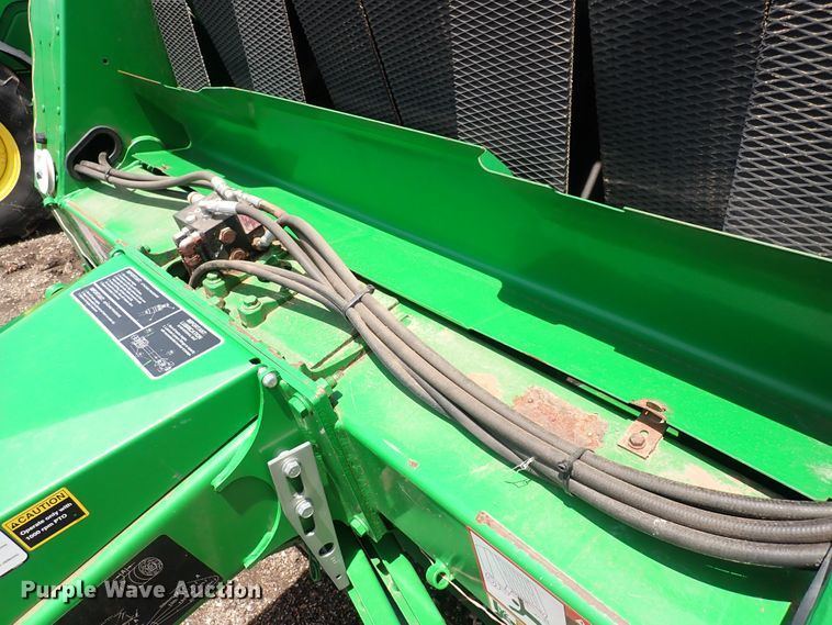 image for item DS7181 John Deere 560M round baler
