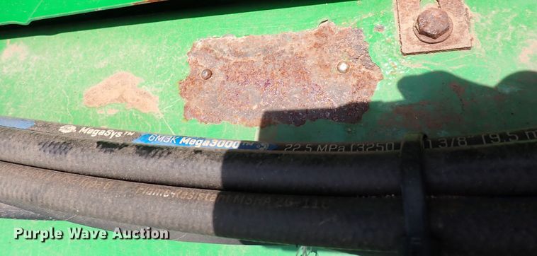 image for item DS7181 John Deere 560M round baler