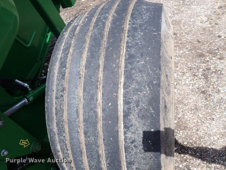 image for item DS7181 John Deere 560M round baler