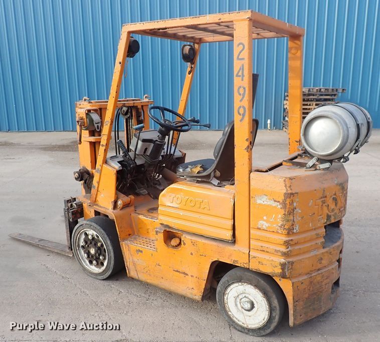 image for item DS7228 Toyota 5FDC25  forklift