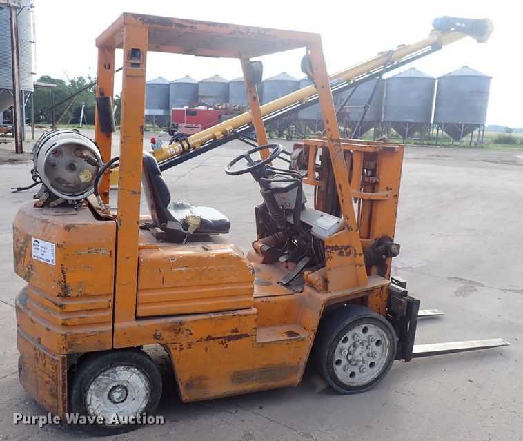 image for item DS7228 Toyota 5FDC25  forklift