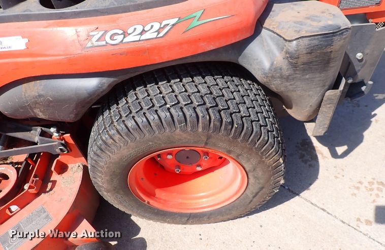 image for item LU9279 Kubota ZG227  ZTR lawn mower
