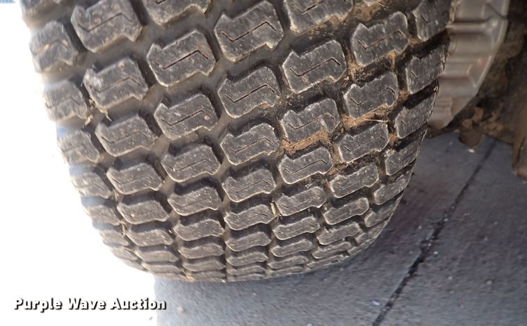 image for item LU9279 Kubota ZG227  ZTR lawn mower