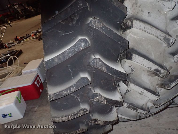 image for item LU9301 (4) Firestone 480/80R42 tires