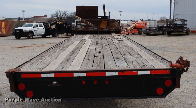 image for item DF0297 2006 Apache  equipment trailer