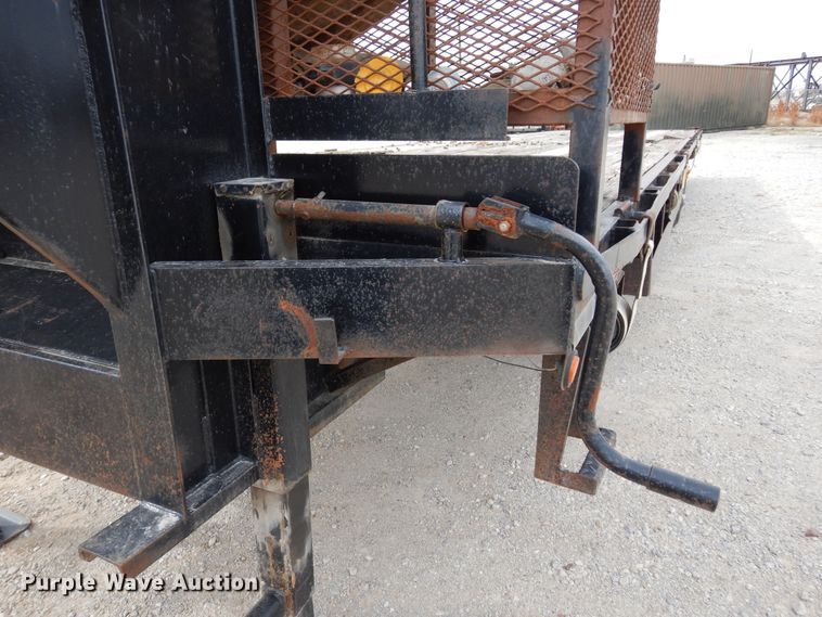 image for item DF0297 2006 Apache  equipment trailer