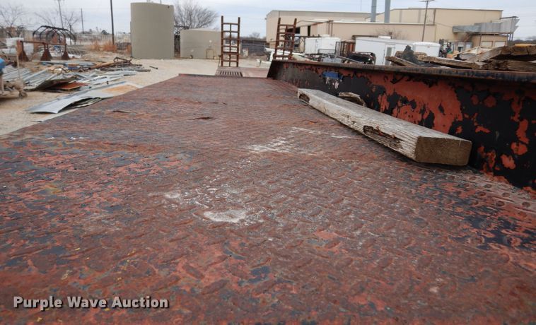 image for item DJ6573 1996 Clark drop deck equipment trailer