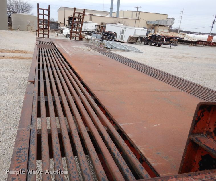 image for item DJ6573 1996 Clark drop deck equipment trailer