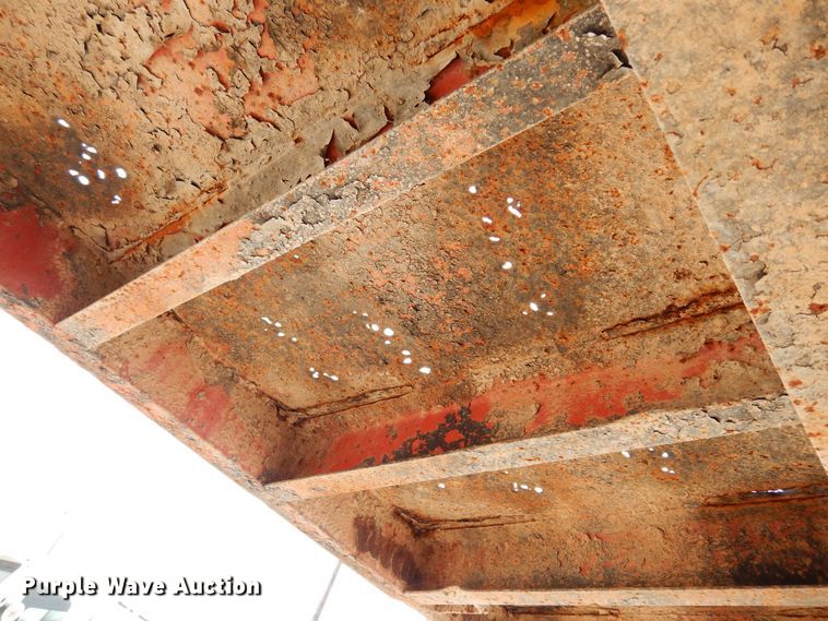 image for item DJ6573 1996 Clark drop deck equipment trailer