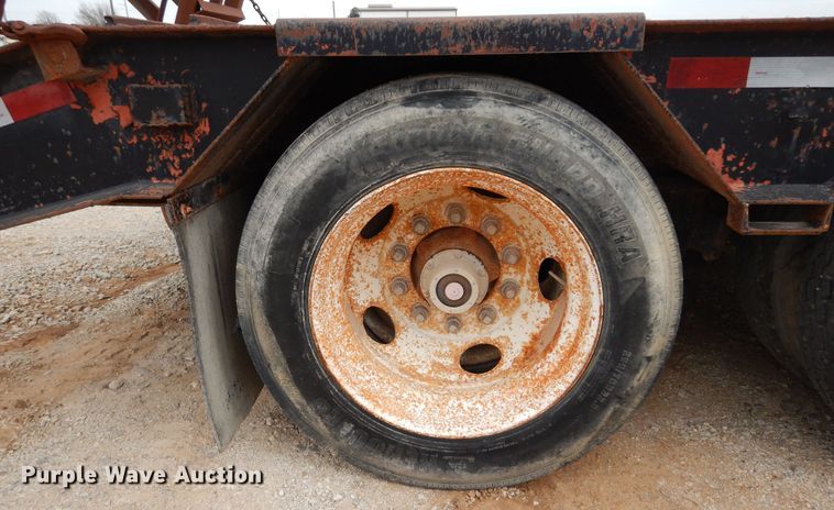 image for item DJ6573 1996 Clark drop deck equipment trailer