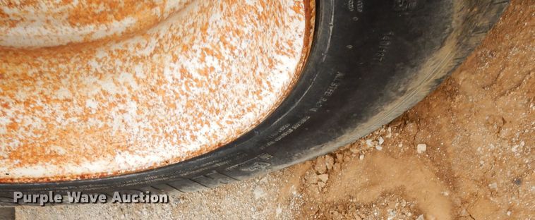 image for item DJ6573 1996 Clark drop deck equipment trailer