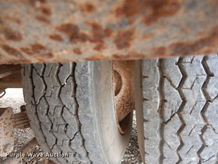 image for item DJ6573 1996 Clark drop deck equipment trailer