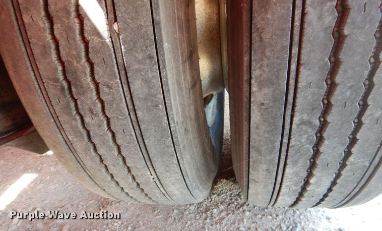 image for item DJ8960 2005 Fontaine Magnitude 55L  lowboy equipment trailer