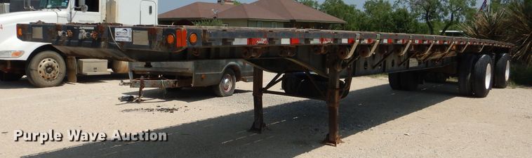 image for item DJ8961 1992 Transcraft TL120  flatbed trailer