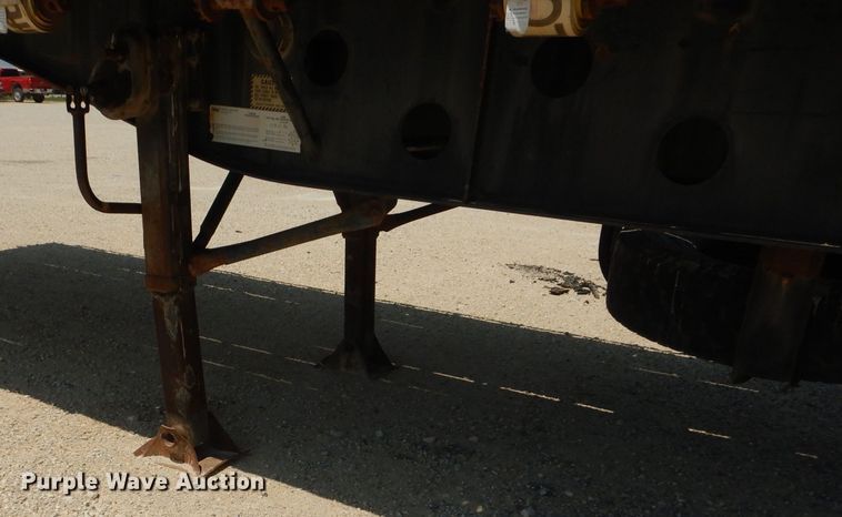 image for item DJ8961 1992 Transcraft TL120  flatbed trailer