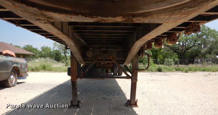 image for item DJ8961 1992 Transcraft TL120  flatbed trailer