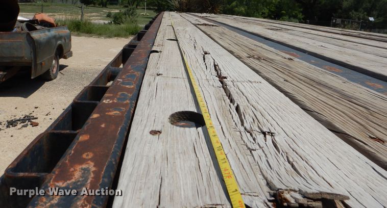 image for item DJ8961 1992 Transcraft TL120  flatbed trailer