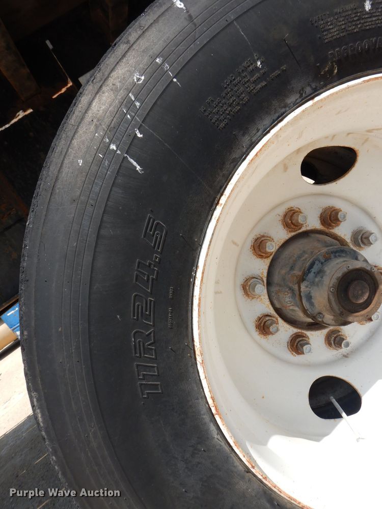 image for item DJ8961 1992 Transcraft TL120  flatbed trailer