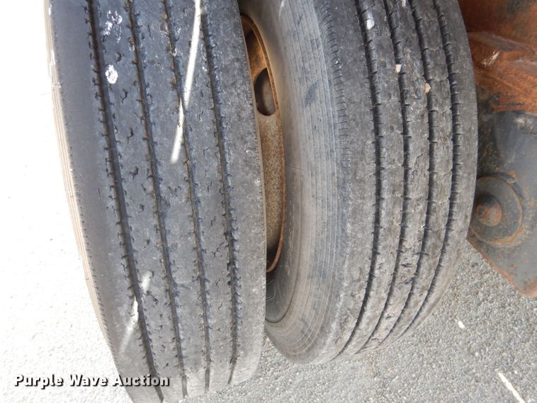 image for item DJ8961 1992 Transcraft TL120  flatbed trailer