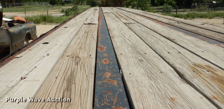 image for item DJ8961 1992 Transcraft TL120  flatbed trailer