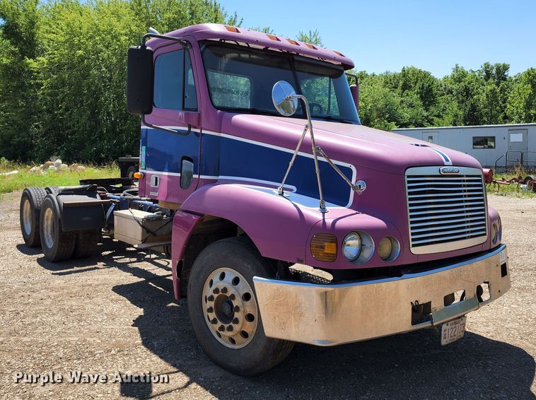 image for item DL6607 1998 Freightliner FLC120  semi truck