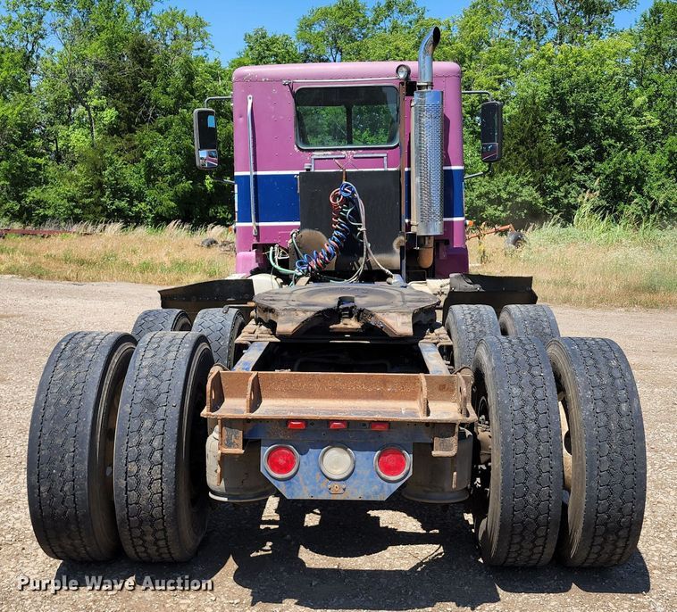 image for item DL6607 1998 Freightliner FLC120  semi truck