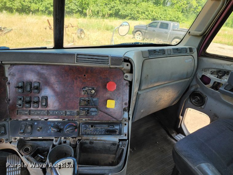 image for item DL6607 1998 Freightliner FLC120  semi truck